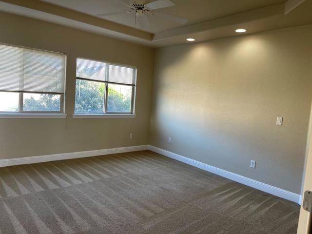 8747 Gessnger Dr, Elk Grove CA: https://media.crmls.org/mediaz/2a803c03-00ae-40ff-89fe-1fc82b0c3c6b.jpg