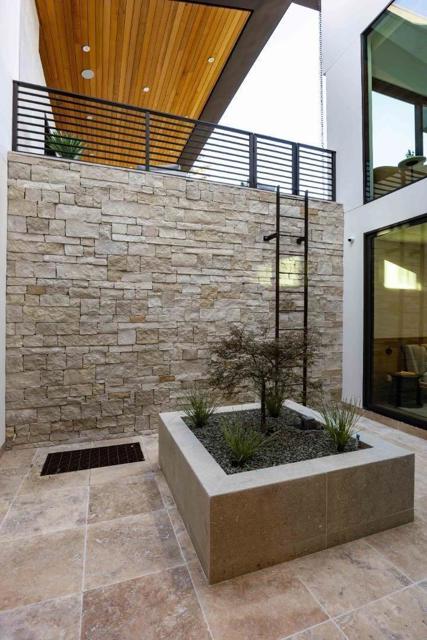 1080 Cotton Street, Menlo Park CA: https://media.crmls.org/mediaz/2a804ac4-82cb-4d85-b21e-e19dfa54a16a.jpg