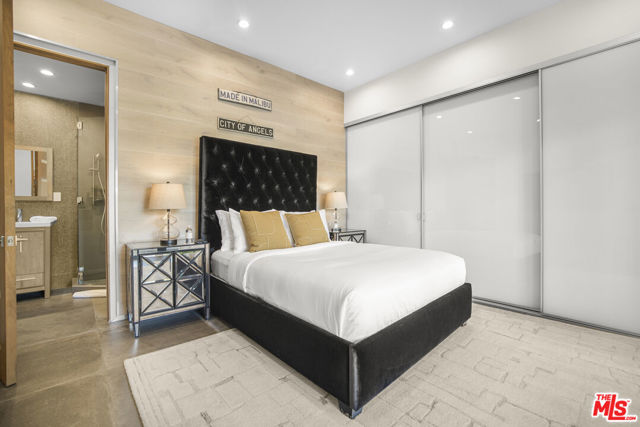 5304 Louise Avenue, Encino CA: https://media.crmls.org/mediaz/2a8083f5-e240-4fff-86ab-47c0fd3d1feb.jpg