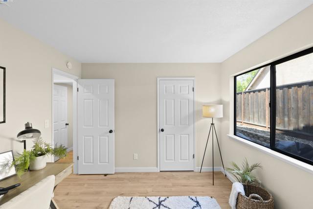 721 Woodmeadow Pl, Oakley CA: https://media.crmls.org/mediaz/2a808709-6ccb-43d6-bada-7de0085d7851.jpg