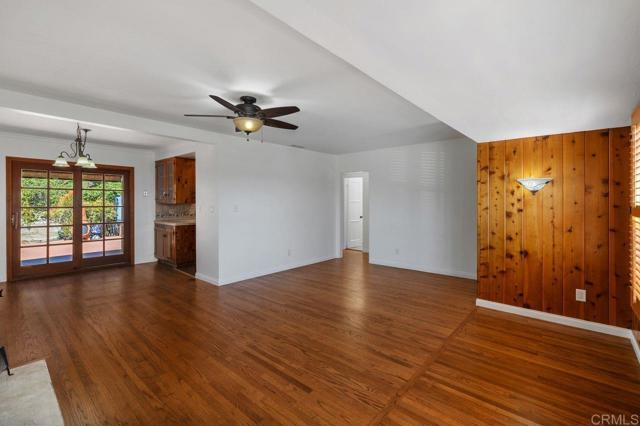 10720 Eureka Rd, Spring Valley CA: https://media.crmls.org/mediaz/2a80a03e-ea0f-4e00-97c2-d1da18d0059f.jpg