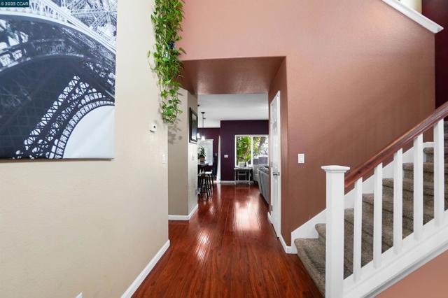 115 Montevino Ct, Oakley CA: https://media.crmls.org/mediaz/2a818b1d-fed1-4fe9-943f-ad0c481dc901.jpg
