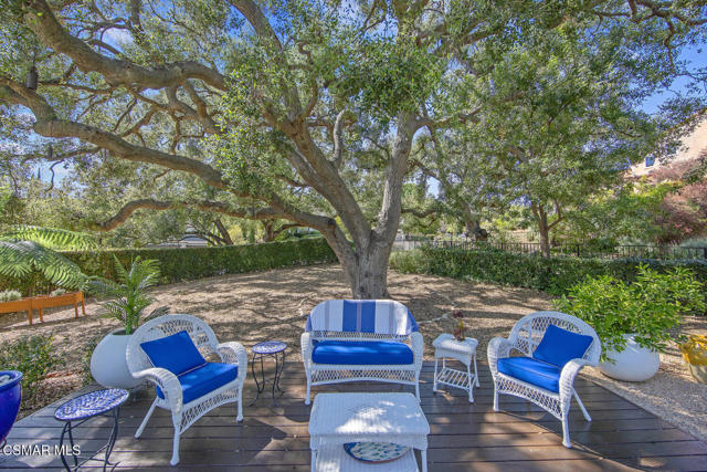 1732 Crooked Trail Place, Westlake Village CA: https://media.crmls.org/mediaz/2a826e50-c594-40be-b99e-ab37b0e332dc.jpg