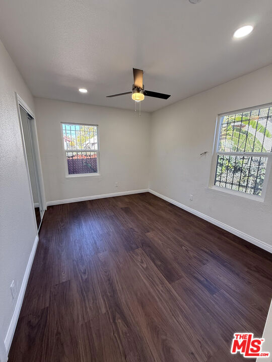 159 E 47th Street, Los Angeles CA: https://media.crmls.org/mediaz/2a829962-bbe5-442f-8e8f-25191ae3f45f.jpg