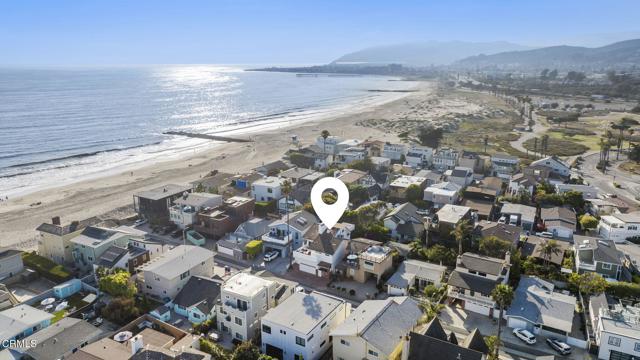 999 Waterbury Lane, Ventura CA: https://media.crmls.org/mediaz/2a831f85-024a-4dfe-a1c4-ddd582e35ad8.jpg