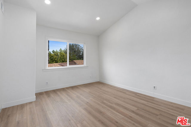 19555 Oxnard Street, Tarzana CA: https://media.crmls.org/mediaz/2a833dbe-a0b4-41ed-b901-674e0af8a598.jpg