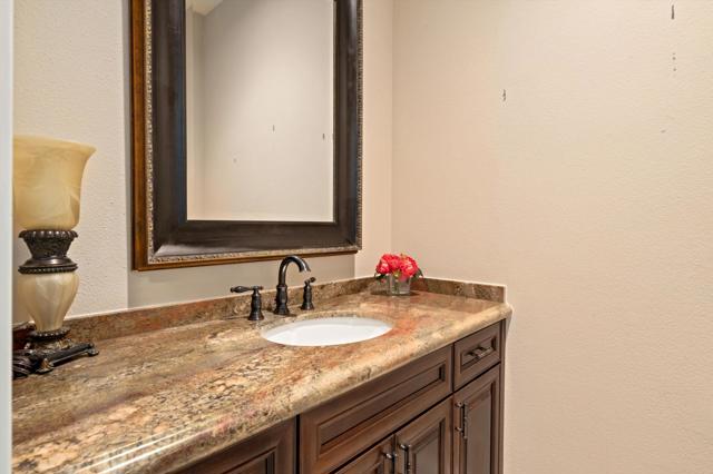 57 Pine Valley Drive, Rancho Mirage CA: https://media.crmls.org/mediaz/2a834345-c008-477c-8943-8cea67ea3752.jpg