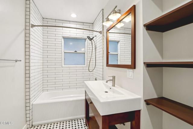 Detail Gallery Image 27 of 31 For 1255 Oak Circle Dr, Glendale,  CA 91208 - 3 Beds | 2 Baths