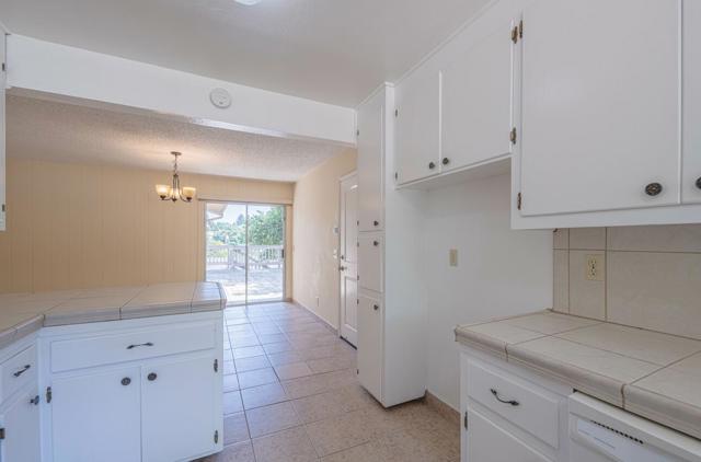 9773 Borromeo Drive, Salinas CA: https://media.crmls.org/mediaz/2a839d99-ce8e-4beb-88cf-ea0c024cbc7a.jpg