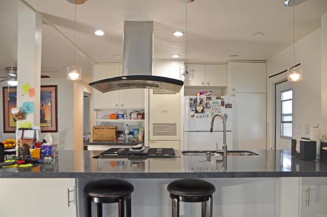 Detail Gallery Image 9 of 30 For 245 W Bobier Dr #SPC 91,  Vista,  CA 92083 - 2 Beds | 2 Baths