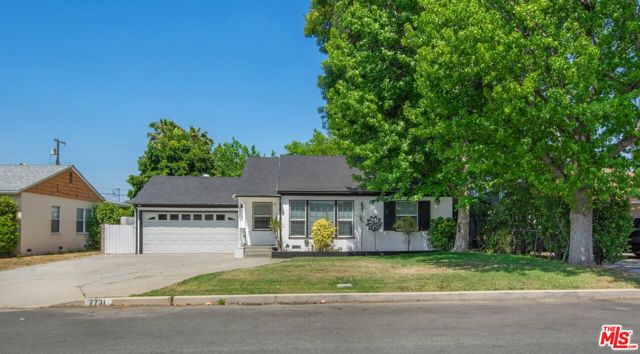 7731 Oak Park Avenue, Lake Balboa CA: https://media.crmls.org/mediaz/2a83c415-a698-4dda-8768-e1e4b7aa78cf.jpg