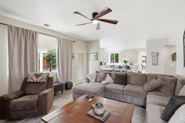 1510 Dovetail Way, Gilroy CA: https://media.crmls.org/mediaz/2a840825-86eb-435e-a82b-2e66ebbc4d75.jpg