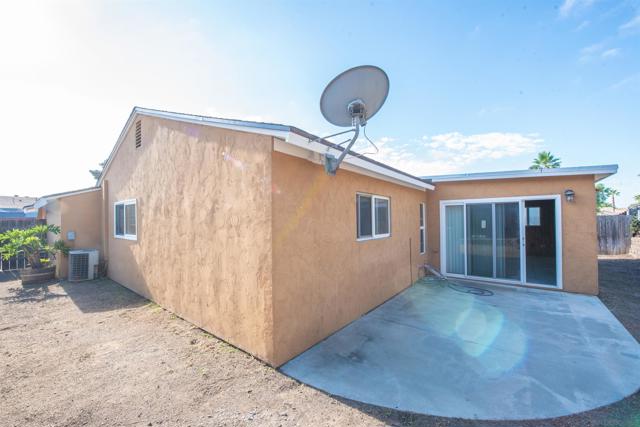 14728 Jeff Park Lane, Poway CA: https://media.crmls.org/mediaz/2a8429ec-5de0-4289-add6-c5c55392f308.jpg