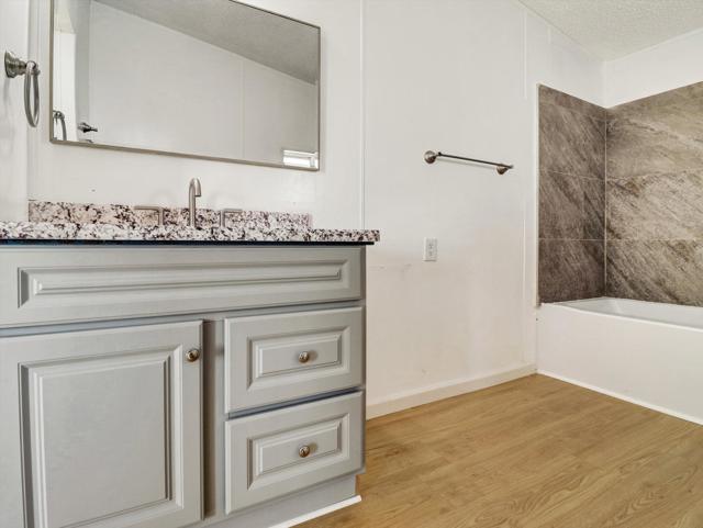 30-2204 Ocean Side Avenue-30
