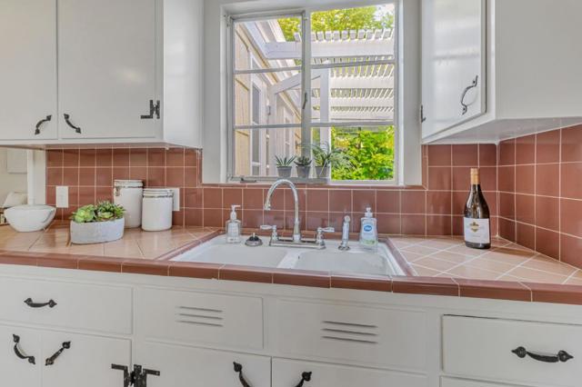 1700 Parkhills Avenue, Los Altos CA: https://media.crmls.org/mediaz/2a84dfe9-7a02-4ec5-ad06-f827e3e8f3c6.jpg