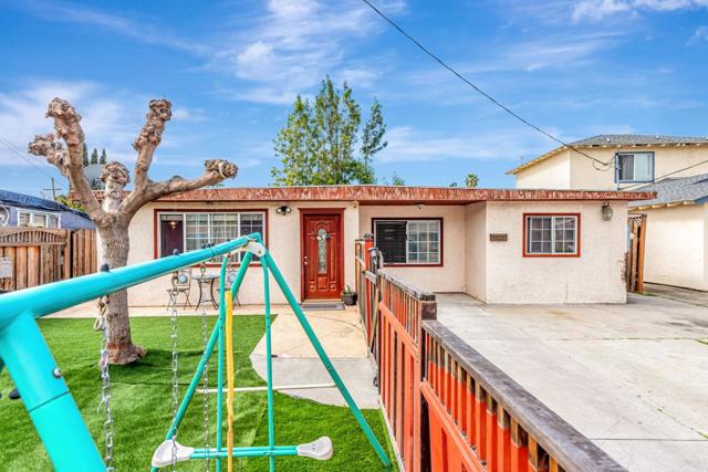 10285 Chrisland Court, San Jose CA: https://media.crmls.org/mediaz/2a84f906-5d2d-4006-9be0-b0b9157e4985.jpg