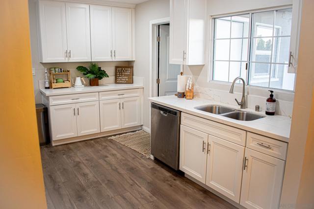 4092 Winona Ave, San Diego CA: https://media.crmls.org/mediaz/2a850b17-2893-4b6d-b45c-956fb0e275bb.jpg