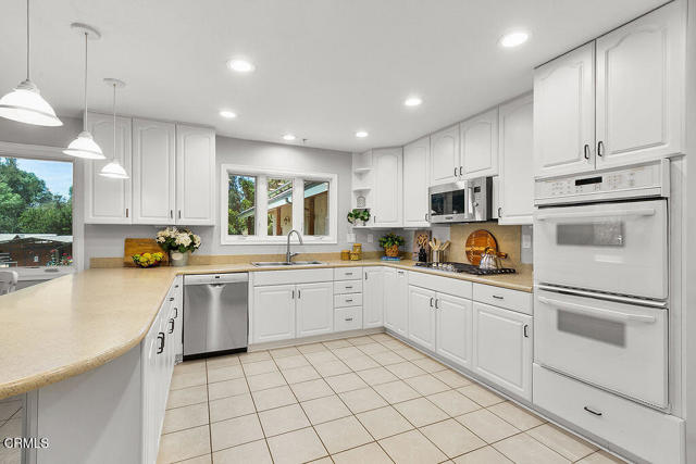Detail Gallery Image 18 of 72 For 2735 Los Pinos Cir, Camarillo,  CA 93012 - 4 Beds | 2/2 Baths