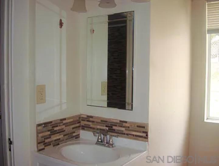 2220 Rosecrans - photo 14