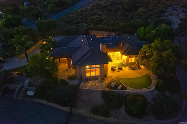 284 Ramona Real, Ramona CA: https://media.crmls.org/mediaz/2a86a2cc-db5e-456a-890f-ccad1ea311af.jpg