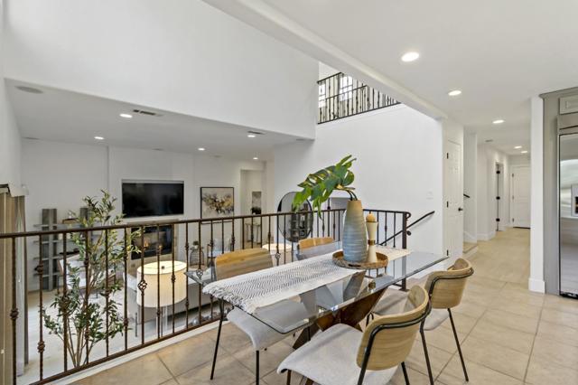 303 Lakeview Way, Redwood City CA: https://media.crmls.org/mediaz/2a86b5fe-2900-4fef-9be4-46a8cc1559b5.jpg