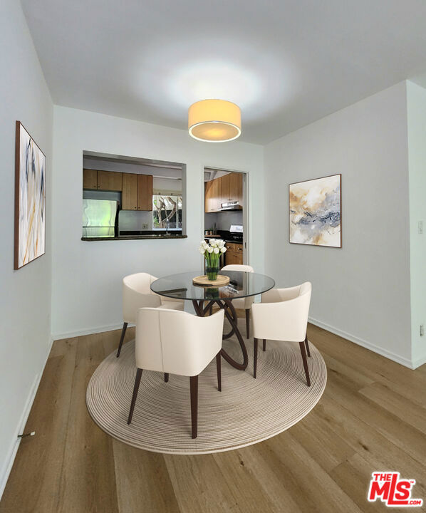 1357 1361 S Beverly Glen Boulevard, Los Angeles CA: https://media.crmls.org/mediaz/2a86f87e-a682-4670-962b-4fc546622a2f.jpg