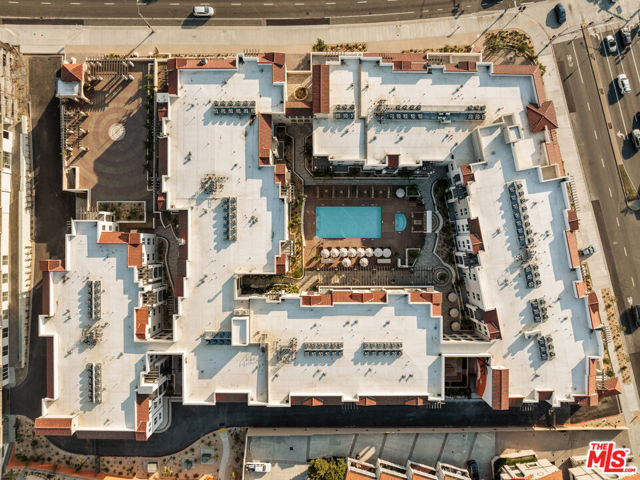 1700 S Pacific Coast Highway, Redondo Beach CA: https://media.crmls.org/mediaz/2a8769f8-2037-4e3d-8758-6441068bfffb.jpg