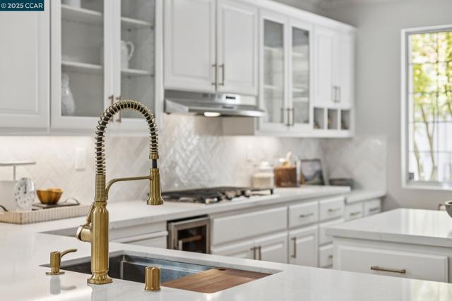 24 Volterra Ct, Danville CA: https://media.crmls.org/mediaz/2a87ae23-78dc-483f-a9b0-7ed454eb49f4.jpg