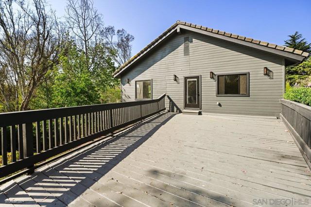 Image 33 of 37 For 6611 Lago Corte