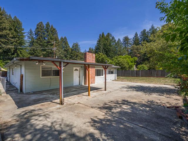 190 Moon Drive, Boulder Creek CA: https://media.crmls.org/mediaz/2a880328-4f7b-4eeb-9612-d9bb81307b8c.jpg