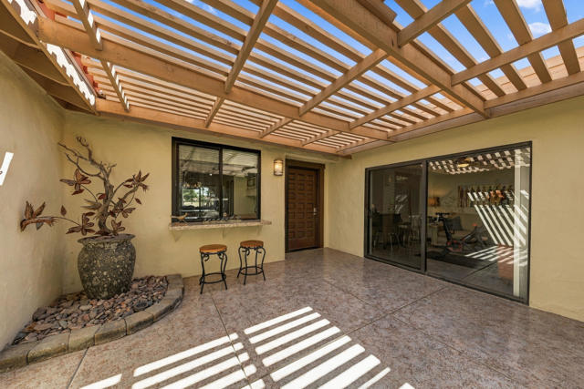 148 Las Lomas, Palm Desert, CA 92260