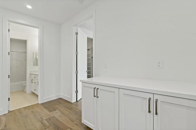 18825 Montalvo Oaks Circle, Monte Sereno CA: https://media.crmls.org/mediaz/2a8850c1-780c-454f-b9c1-7bf40578c922.jpg