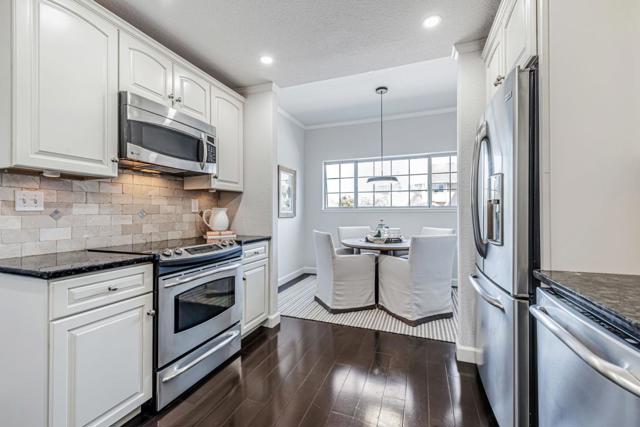 366 Treasure Island Drive, Belmont CA: https://media.crmls.org/mediaz/2a888d07-f2de-48a2-990c-ae7dfa6aa811.jpg