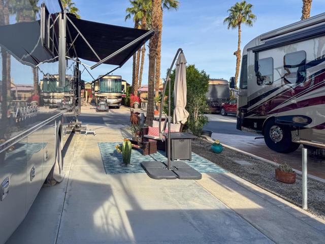 80394 Avenue 48, Indio CA: https://media.crmls.org/mediaz/2a8924be-fe36-48b7-a445-753204edfefb.jpg
