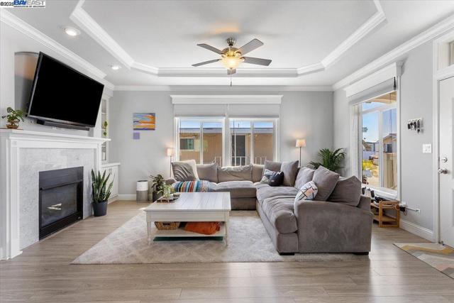 3015 E Bayshore Road #423, Redwood City CA: https://media.crmls.org/mediaz/2a8944fa-8308-4a94-87d4-a1c532fb1ef3.jpg