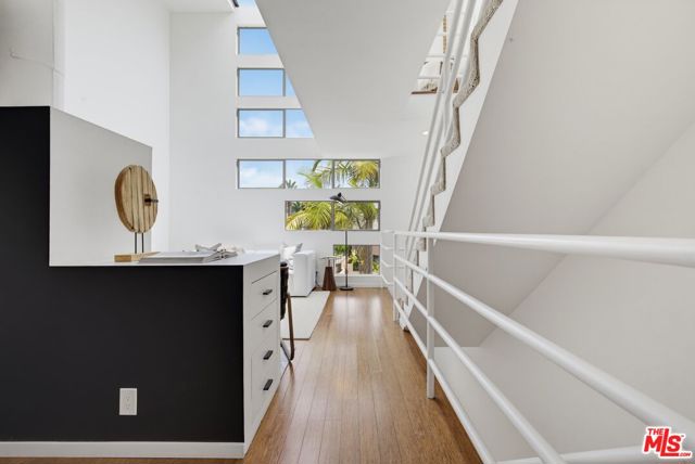 821 Bay Street, C6 photo 5