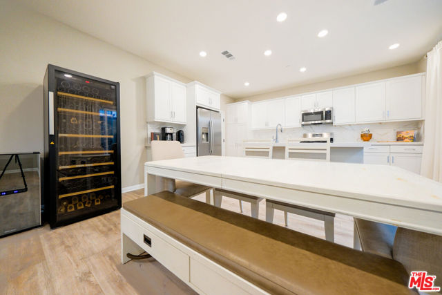 1681 Whitmore Loop, Chula Vista CA: https://media.crmls.org/mediaz/2a89d114-6124-49fd-bd88-422b1a8c6c73.jpg