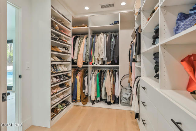 31754 Foxfield Drive, Westlake Village CA: https://media.crmls.org/mediaz/2a8a6a58-8875-48a5-83ad-eeb3c01324d0.jpg