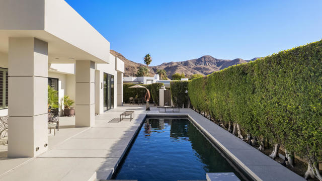 900 Dogwood Circle E, Palm Springs, CA 92264