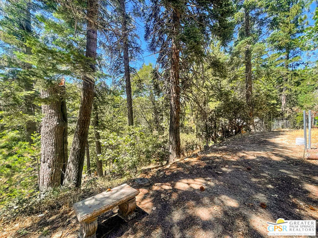 6307 Cedar Court, Angelus Oaks CA: https://media.crmls.org/mediaz/2a8ad880-2b2c-48af-86d7-07612b985e18.jpg