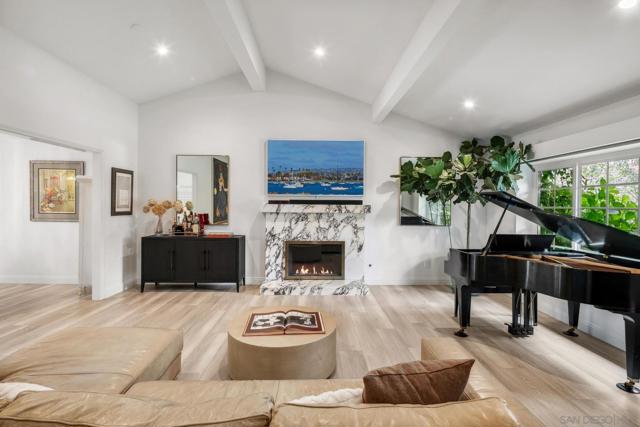 8590 Cliffridge Ave, La Jolla CA: https://media.crmls.org/mediaz/2a8b6aea-d8ac-4654-9e00-ae0cdc88e269.jpg