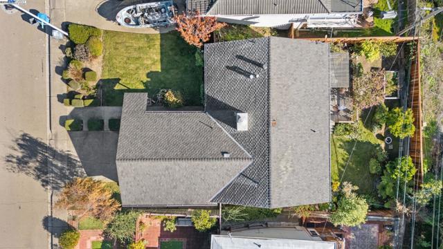 2461 Trenton Dr, San Bruno CA: https://media.crmls.org/mediaz/2a8b9b7e-67ce-4343-9242-695096c655f8.jpg