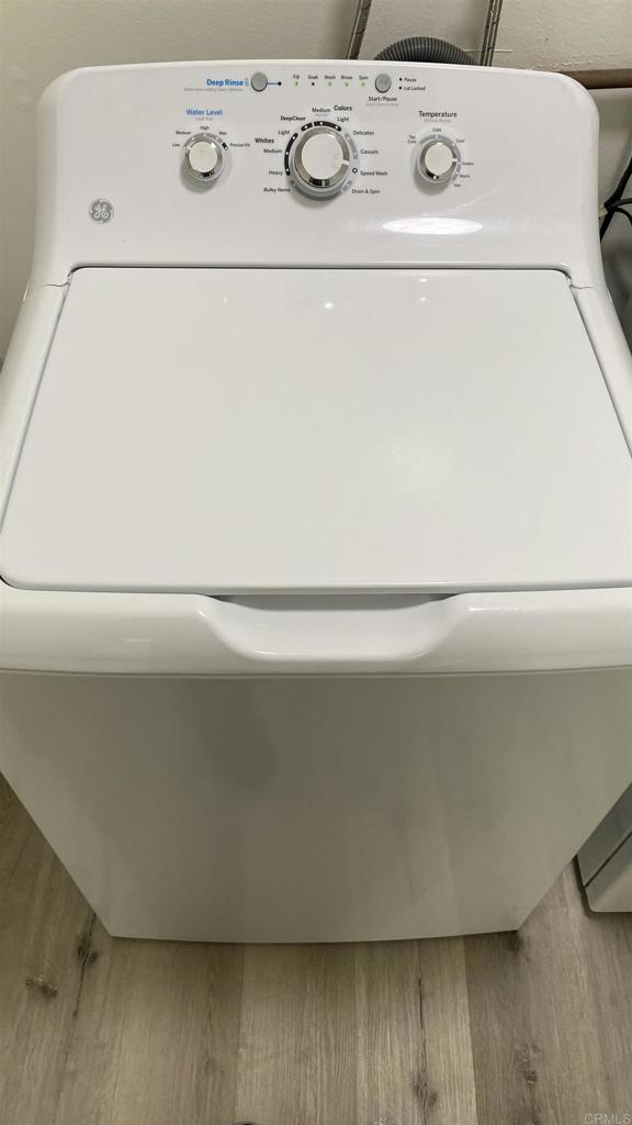 https://media.crmls.org/mediaz/2a8b9f68-d775-4793-bc7b-07a76ecf238d.jpg?preset=X-Large