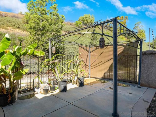 460 Chardonnay Court, San Marcos CA: https://media.crmls.org/mediaz/2a8e3d23-2939-48da-8628-c42d5c84095c.jpg