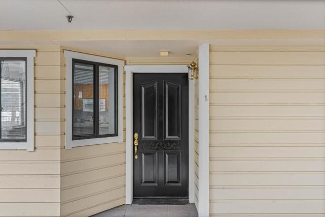 576 W Parr Avenue, Los Gatos CA: https://media.crmls.org/mediaz/2a8e838d-916d-4c91-99fc-80c37cecd5bf.jpg