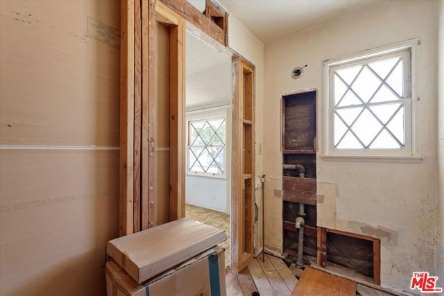 21014 Baltar Street photo 8