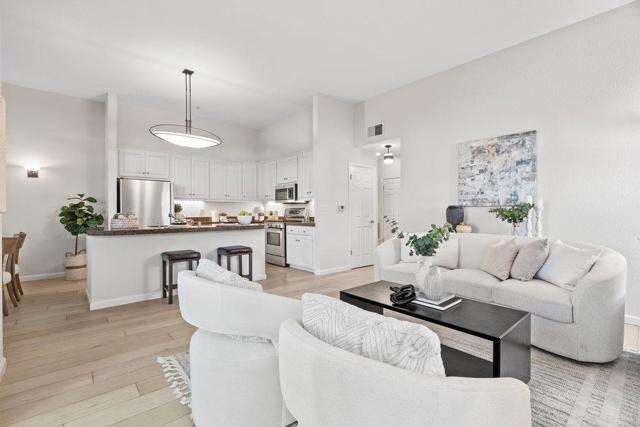 550 El Camino Real, Burlingame CA: https://media.crmls.org/mediaz/2a8ea2a6-45bc-419f-a409-1056cb7a61b3.jpg