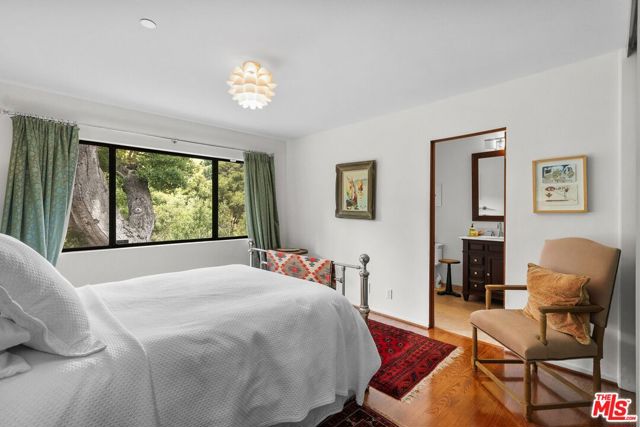 10697 Calle Quebrada, Goleta CA: https://media.crmls.org/mediaz/2a8eb103-1973-4533-ba28-1a3c6bc18c2e.jpg