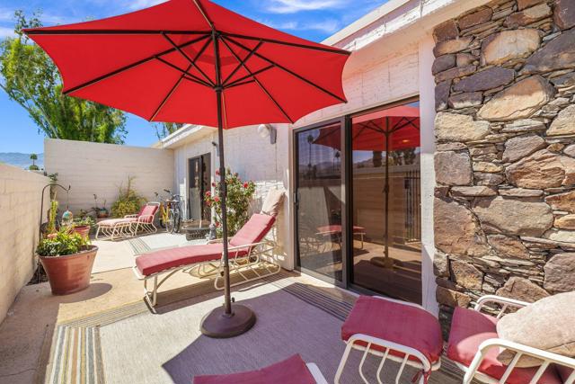74903 Chateau Circle, Indian Wells CA: https://media.crmls.org/mediaz/2a8ef4f9-349a-4983-897f-67e2ba464562.jpg