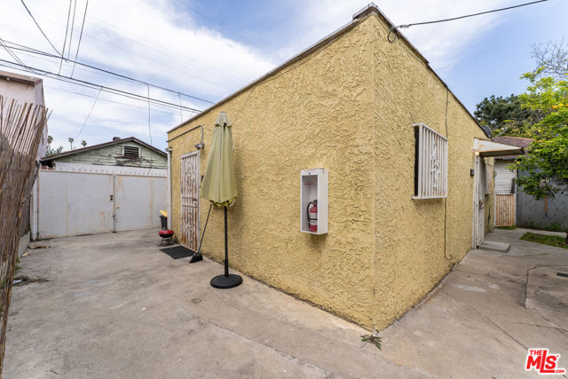1723 W 52nd Street, Los Angeles CA: https://media.crmls.org/mediaz/2a8fcc87-60b2-43af-b7f9-89c4363b352b.jpg